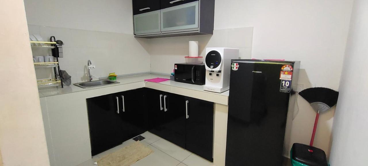 2 Rooms Homestay Deviana Wakaf Che Yeh Кота-Бару Екстер'єр фото