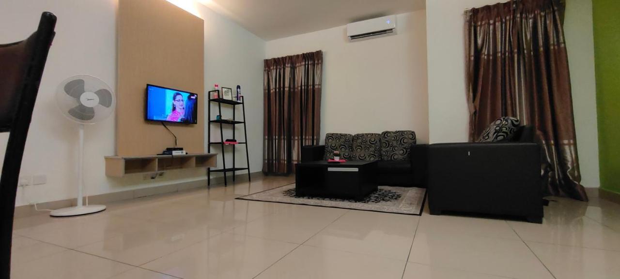 2 Rooms Homestay Deviana Wakaf Che Yeh Кота-Бару Екстер'єр фото