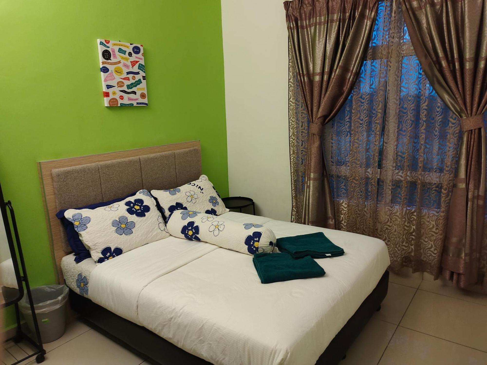 2 Rooms Homestay Deviana Wakaf Che Yeh Кота-Бару Екстер'єр фото